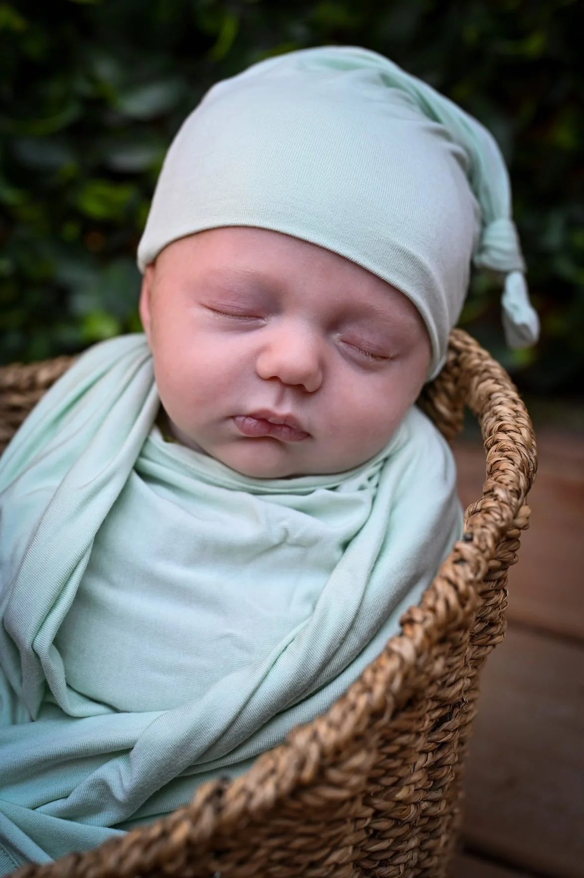 NEWBORN KNOT HAT - MINT GREEN